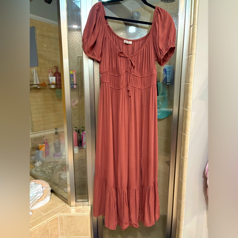 NWT by Hint of Blush Terracotta Maxi Dress fits like a large make offer!!